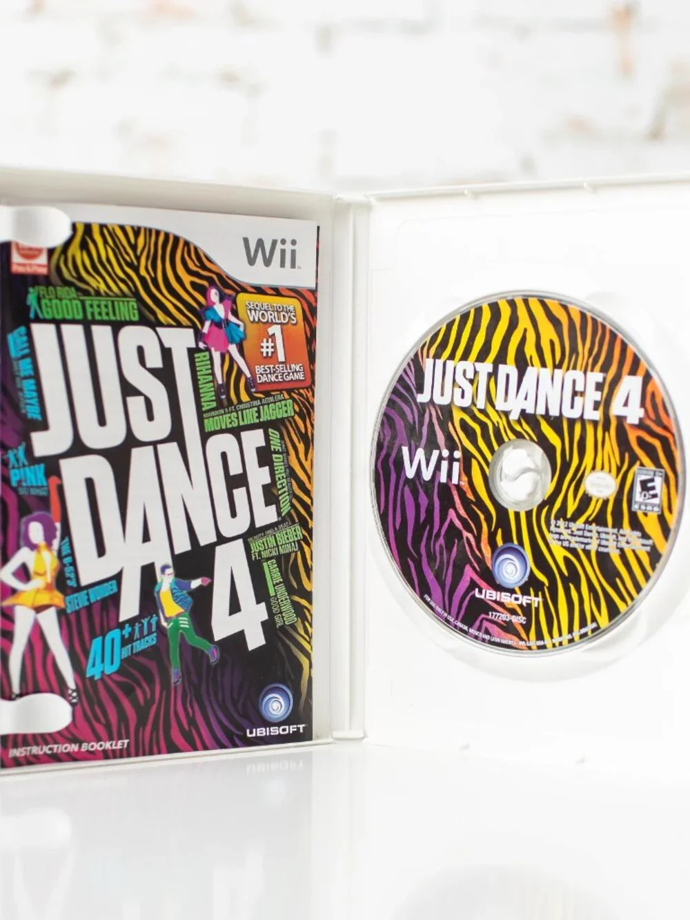 Just Dance 4 Nintendo Wii 2012 Ubisoft Complete CIB Game Disc Case Manual